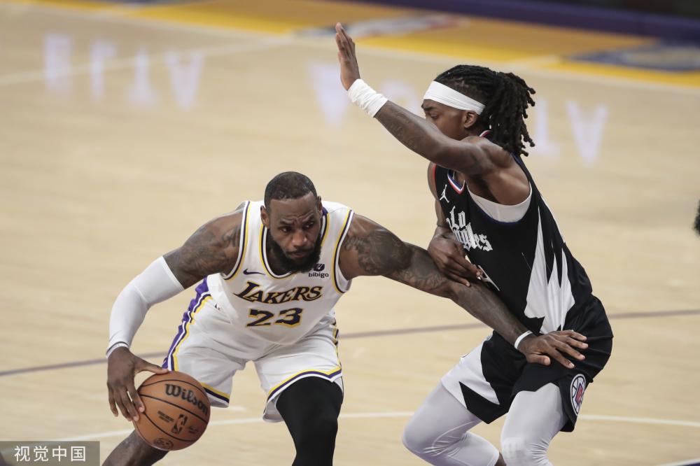 她是亚洲首 她是亚洲首