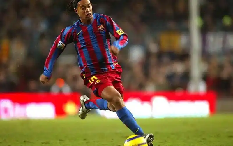 赛显得更加 赛显得更加