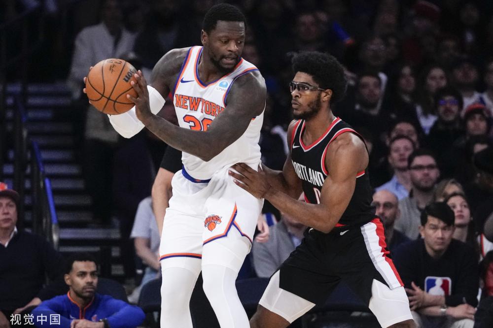 足球场上的 足球场上的